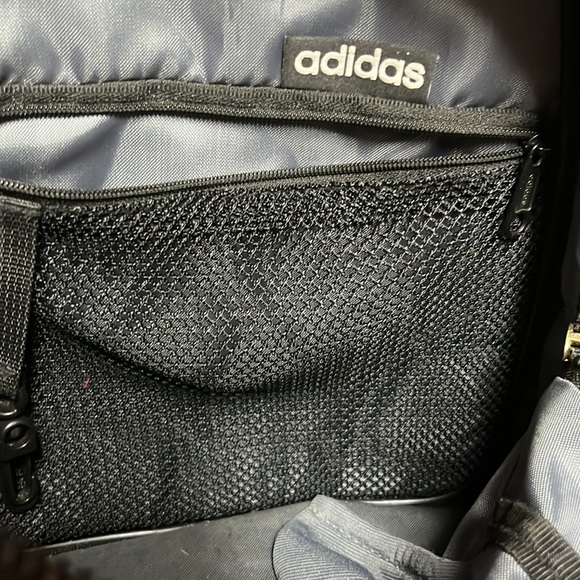 Adidas little backpack it has been used but it’s in great condition - Picture 7 of 8